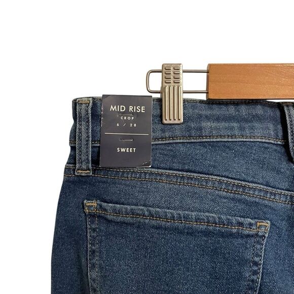 Lucky Brand Mid Rise Sweet Crop Jeans Mid Rise Dark Wash Size 6/28 NWT - Picture 4 of 5